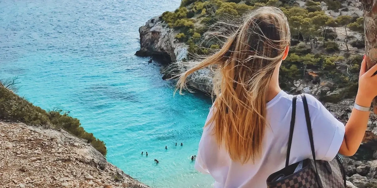 Beskyt håret mod sommerens sol, vand og salt - 8 gode råd